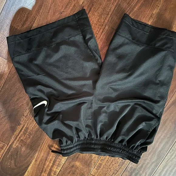 Nike shorts - Picture 1 of 3